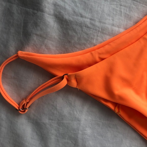 Orange string bikini - Picture 7 of 8